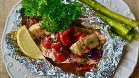 Mediterranean Salmon Baked in Foil