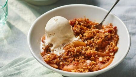 Easy Apple Crisp with Oat Topping