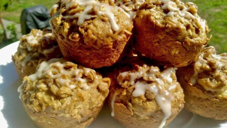 Apple Cinnamon Oatmeal Muffins